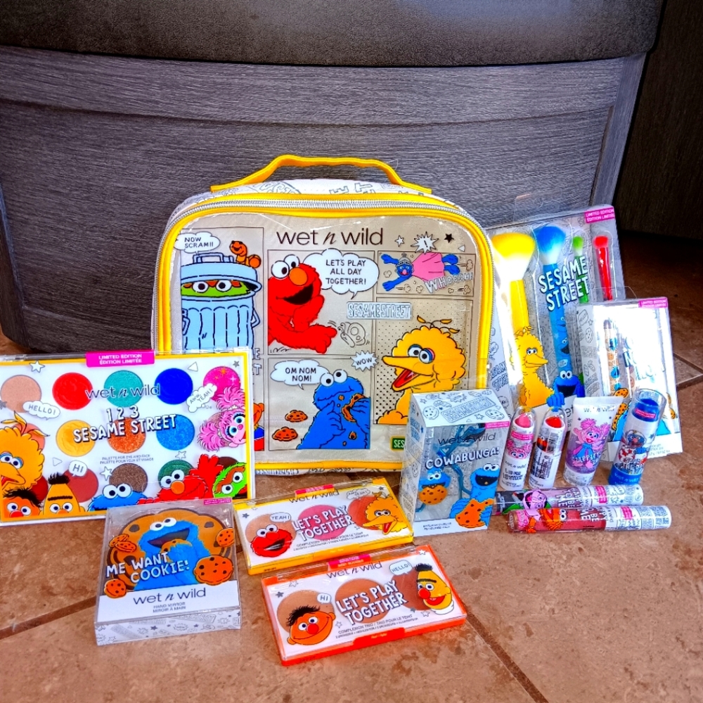 Wet and wild sesame street full set